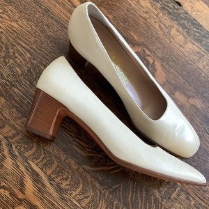 SALVATORE FERRAGAMO Block Heel Shoes Size 8 NARROW